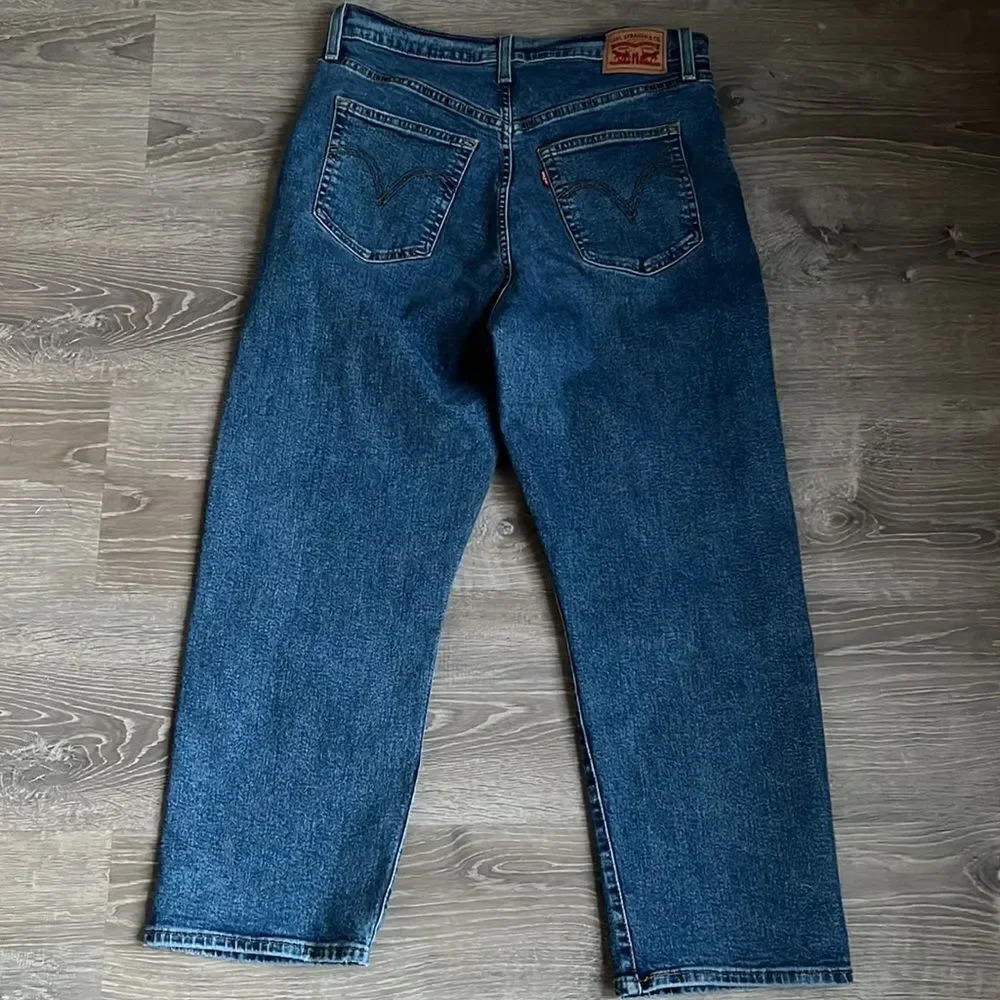 Levi's Ribcage Straight Ankle Jeans - Picture 3 of 13